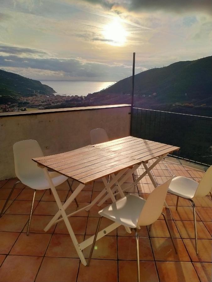 Trilocale In Dimora Tipica Apartment Montale  Luaran gambar
